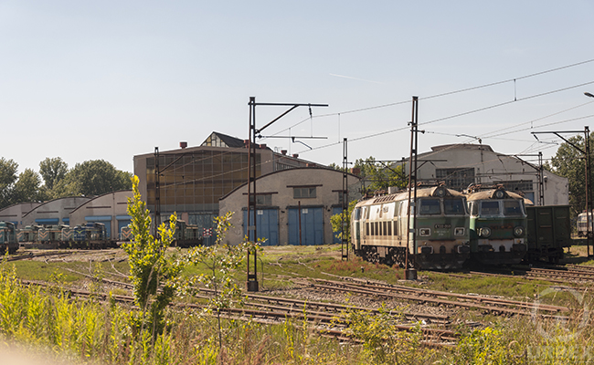 abandoned trains in warsaw