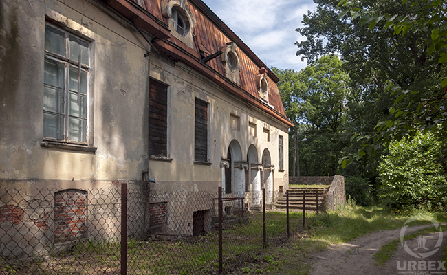 abandoned palace on urbex photography