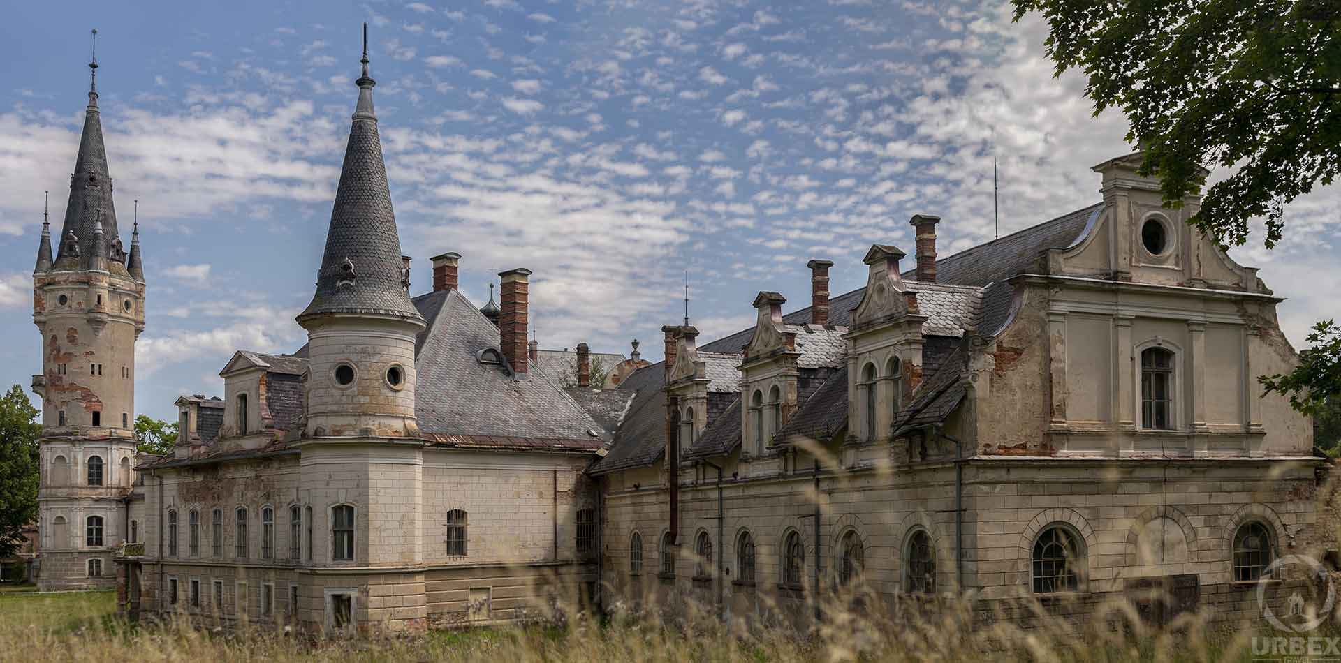 Whispers of History: Captivating Ruins of Bożków's Historic Manor